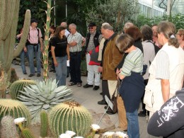  Jahresausflug 2007 Botanischer Garten Muenchen Fuehrung durch Fr. Berger